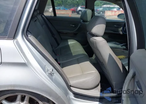 2006 BMW 325Xit z USA, uszkodzony, nr VIN WBAVT135X6KW22139